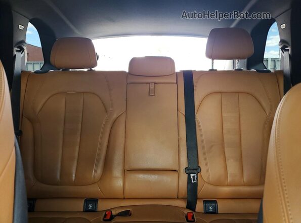 5UXCR6C57KLB12293 2019 BMW X5 Black Widok tylnych siedzeń