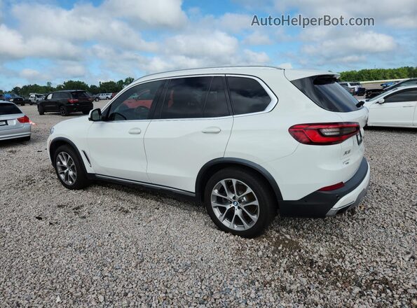 5UXCR6C57KLL06657 2019 BMW X5 White Rear left