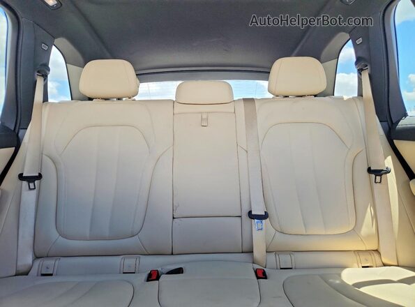 5UXCR6C57KLL08747 2019 BMW X5 Белый Вид задних сидений