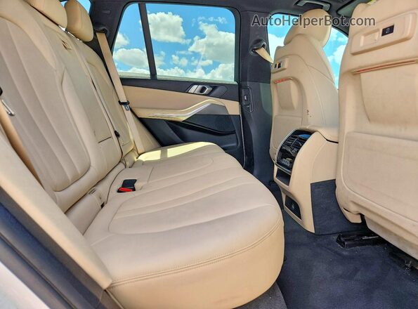 5UXCR6C57KLL08747 2019 BMW X5 Белый Вид задней части салона