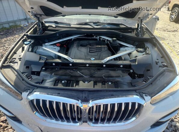 5UXCR6C57KLL51808 2019 BMW X5 White Սալոնի հետևի տեսք