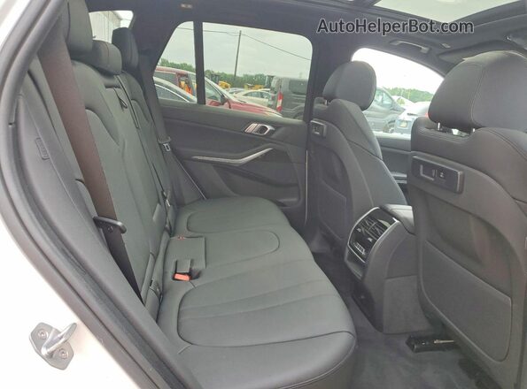 5UXCR6C59KLL53771 2019 BMW X5 White Vista de los asientos traseros