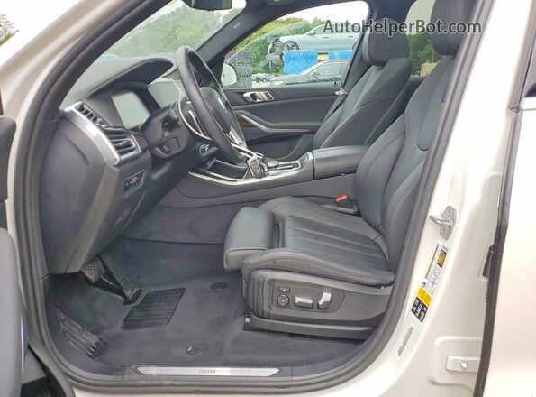5UXCR6C59KLL53771 2019 BMW X5 White Vista interior delantera