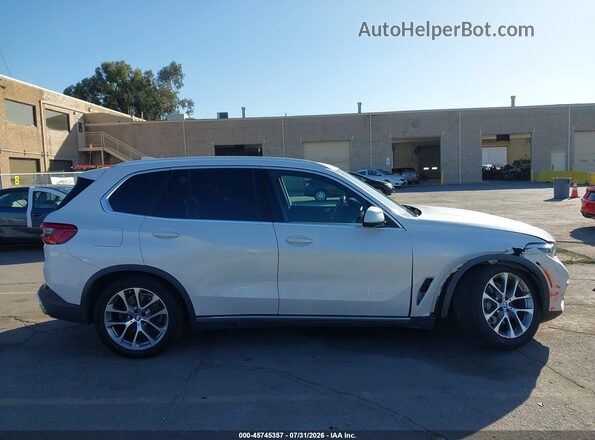 5UXCR6C5XKLL04868 2019 BMW X5 White Вид задньої частини салону