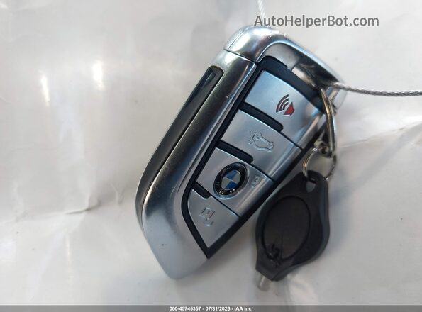 5UXCR6C5XKLL04868 2019 BMW X5 White Вид панелі приладів