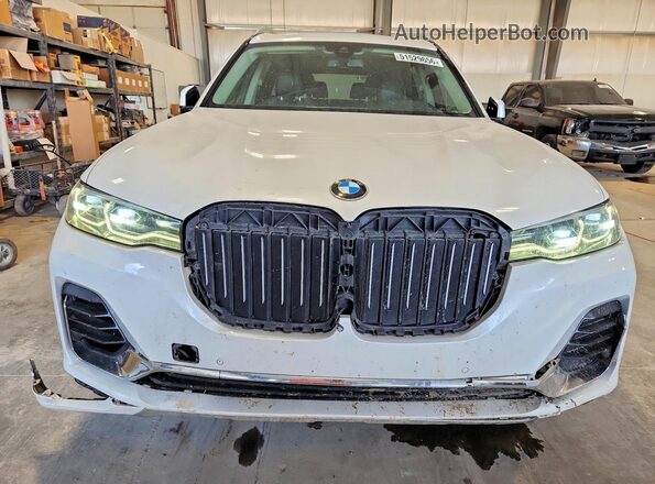5UXCW2C00L9B98678 2020 BMW X7 White Widok z przodu