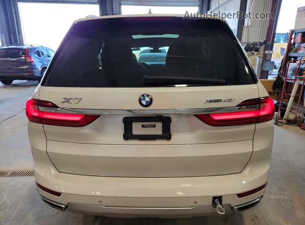 5UXCW2C00L9B98678 2020 BMW X7 White Widok z tyłu
