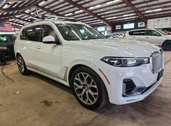 5UXCW2C01L9A03669 2020 BMW X7 Белый Передняя правая четверть