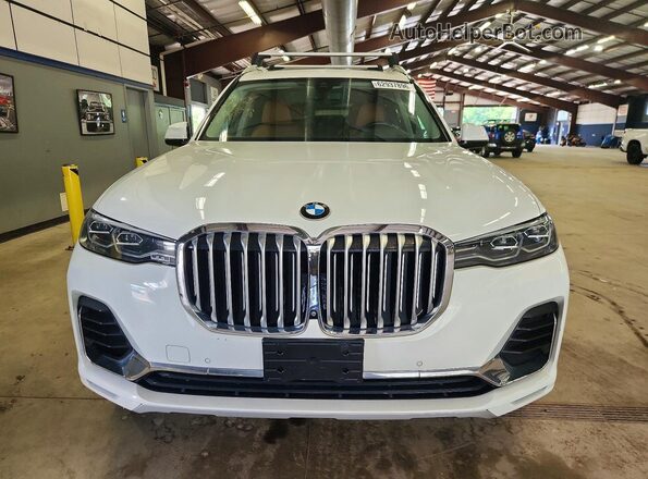 5UXCW2C01L9A03669 2020 BMW X7 Белый Вид спереди