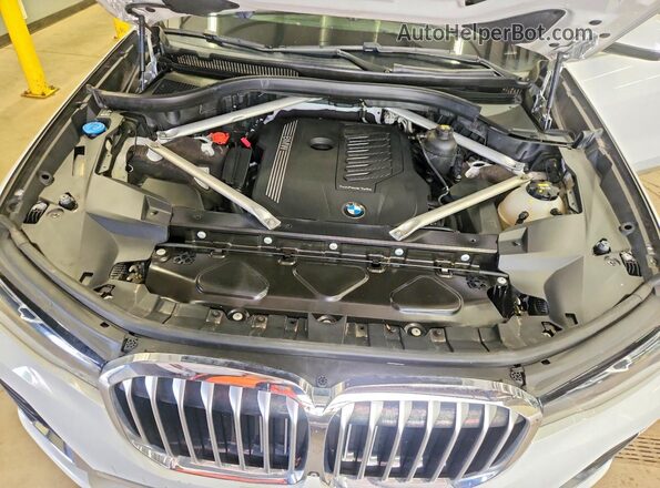 5UXCW2C01L9A03669 2020 BMW X7 Белый Вид подкапотного пространства