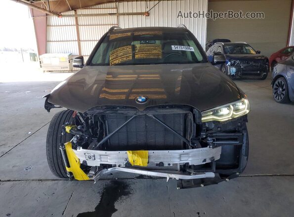 5UXCW2C01M9E73475 2021 BMW X7 Зеленый Вид спереди
