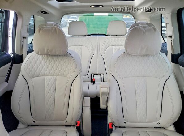 5UXCW2C01M9H18064 2021 BMW X7 Charcoal Вид задніх сидінь