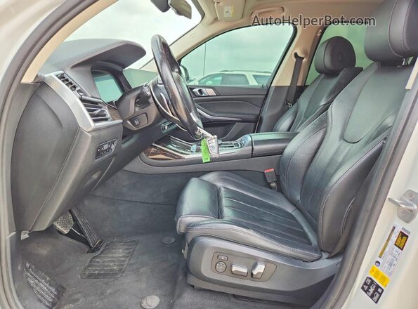5UXCW2C03L9B89361 2020 BMW X7 White Widok wnętrza z przodu