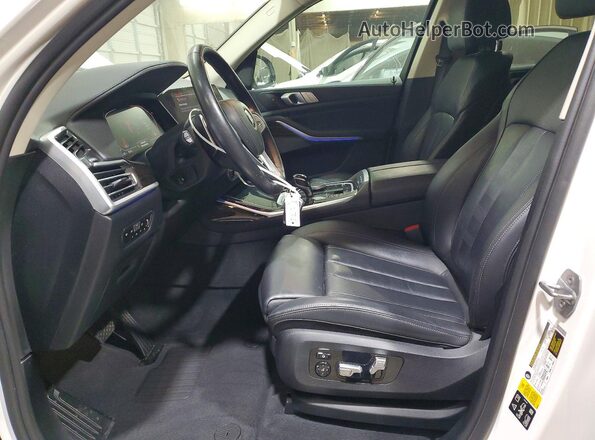 5UXCW2C04L9C40902 2020 BMW X7 Белый Вид салона спереди