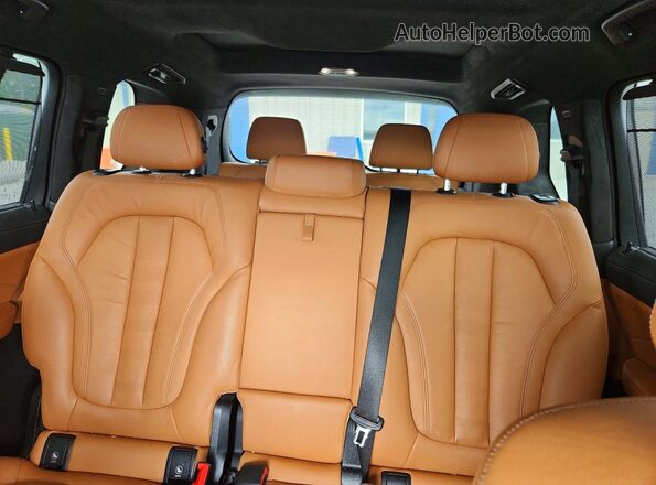 5UXCW2C04N9M14080 2022 BMW X7 Gray Вид задніх сидінь