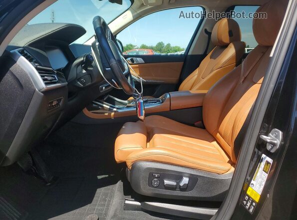 5UXCW2C05M9H62066 2021 BMW X7 Черный Вид салона спереди