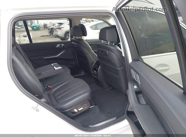 5UXCW2C06L9B69458 2020 BMW X7 White Вид наклейки з VIN-кодом