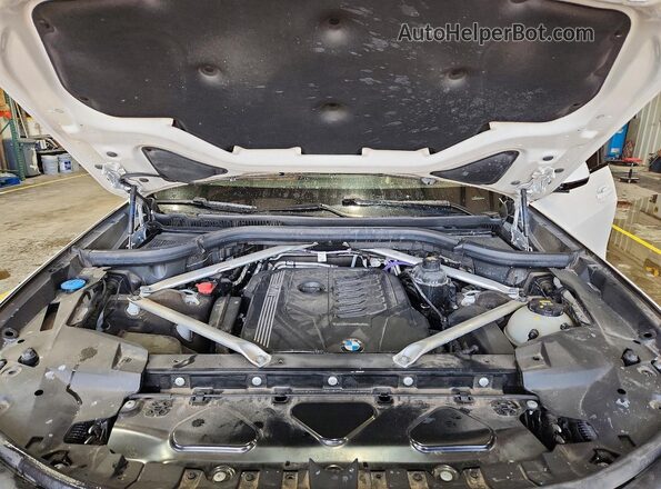 5UXCW2C06N9K98431 2022 BMW X7 Белый Вид подкапотного пространства