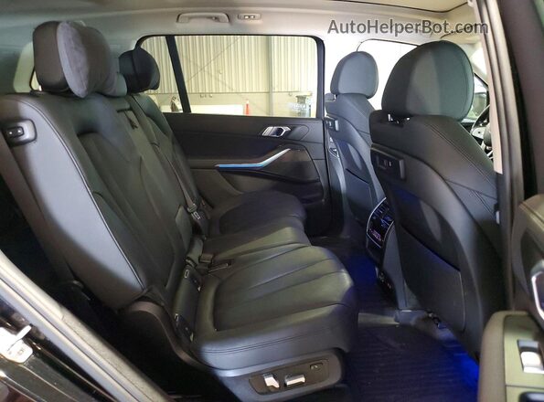 5UXCW2C08M9E41090 2021 BMW X7 Black Vista interior trasera