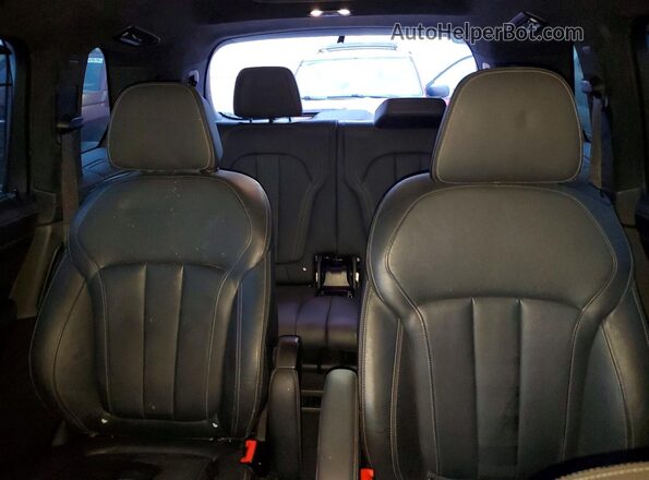 5UXCW2C09L9B05317 2020 BMW X7 Tan უკანა სავარძლების ხედი