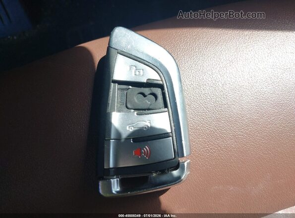 5UXCW2C09N9L58976 2022 BMW X7 Белый Вид панели приборов
