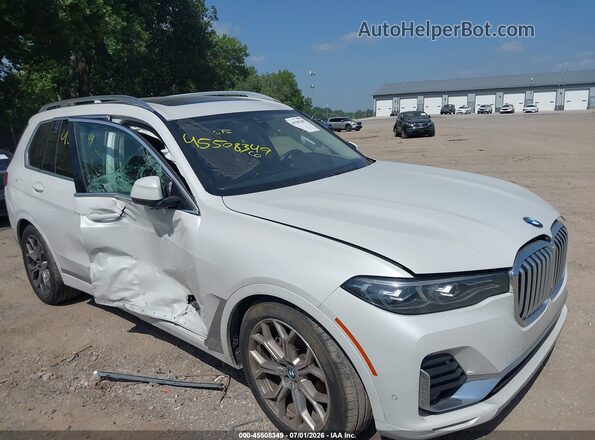5UXCW2C09N9L58976 2022 BMW X7 Белый Вид спереди