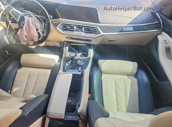 5UXCW2C0XL0E74708 2020 BMW X7 Красный Вид панели приборов