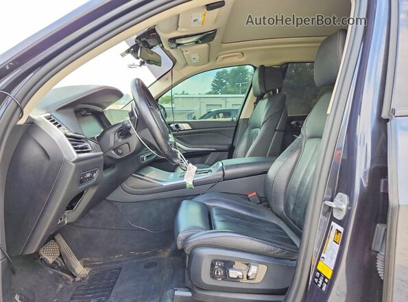 5UXCW2C0XM9E68517 2021 BMW X7 Gray Vista interior delantera