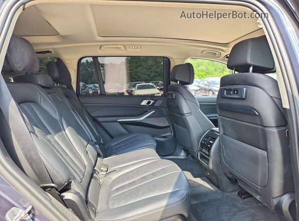 5UXCW2C0XM9E68517 2021 BMW X7 Gray Vista interior trasera
