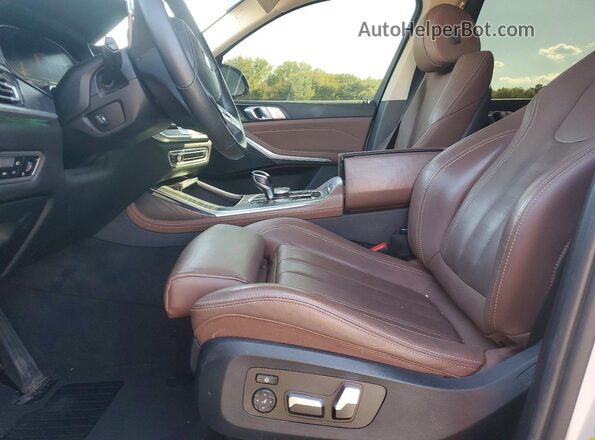 5UXCW2C0XN9L82722 2022 BMW X7 White Սալոնի դիմացի տեսք