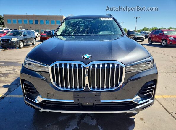 5UXCW2C0XN9M94050 2022 BMW X7 Серый Вид спереди