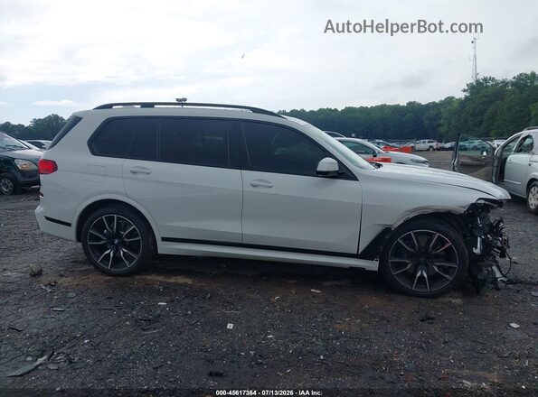 5UXCW2C0XN9N04317 2022 BMW X7 White სალონის 360-გრადუსიანი ხედი