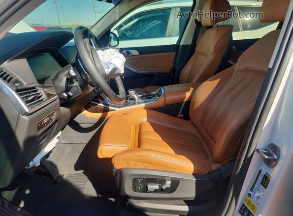 5UXCW2C54KL086993 2019 BMW X7 White Vista interior delantera