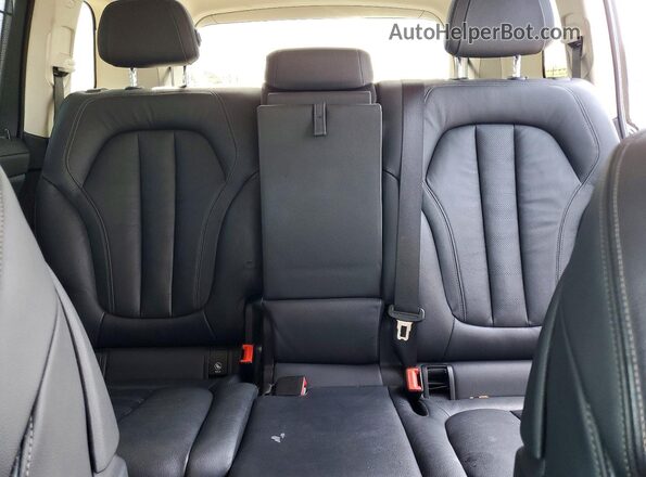 5UXCW2C58KL083840 2019 BMW X7 Charcoal უკანა სავარძლების ხედი