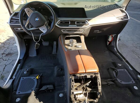 5UXCX4C51KLS38382 2019 BMW X7 White Dashboard view