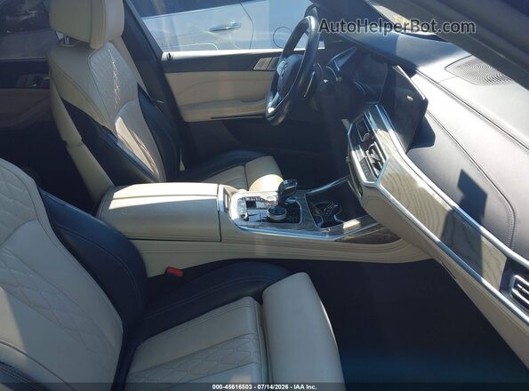 5UXCX4C53KLB39761 2019 BMW X7 Blue Вид салону спереду