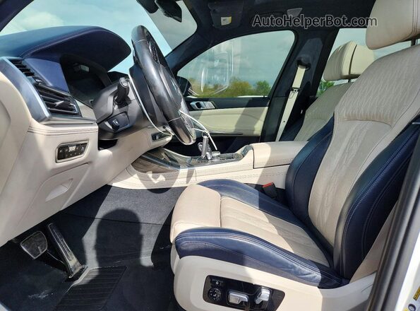 5UXCX4C54KLB40174 2019 BMW X7 White Սալոնի դիմացի տեսք
