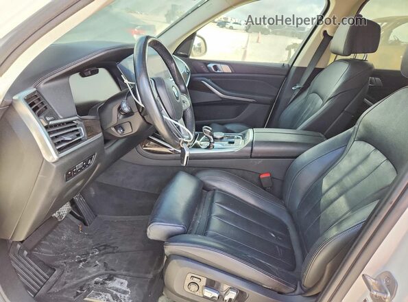 5UXCX4C55KLS36313 2019 BMW X7 White წინა სალონის ხედი