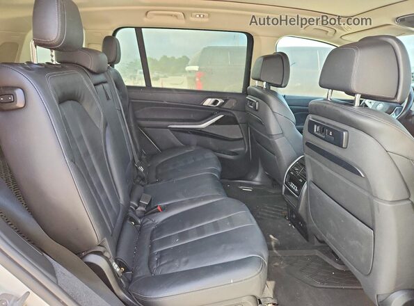 5UXCX4C55KLS36313 2019 BMW X7 White უკანა სავარძლების ხედი