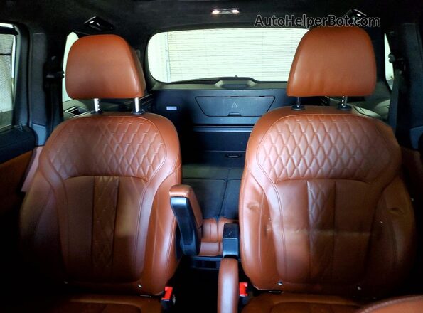 5UXCX6C01N9L67322 2022 BMW X7 Black Հետևի նստատեղերի տեսք