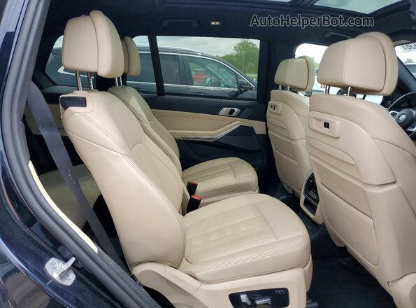 5UXCX6C05N9K37365 2022 BMW X7 Blue Вид задньої частини салону