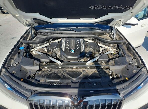 5UXCX6C09N9J04849 2022 BMW X7 White Engine compartment view