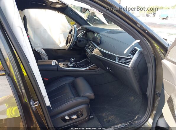 5UXCX6C0XN9L50647 2022 BMW X7 Gray Вид салону спереду