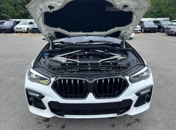 5UXCY4C01M9E83977 2021 BMW X6 White Vista del salpicadero