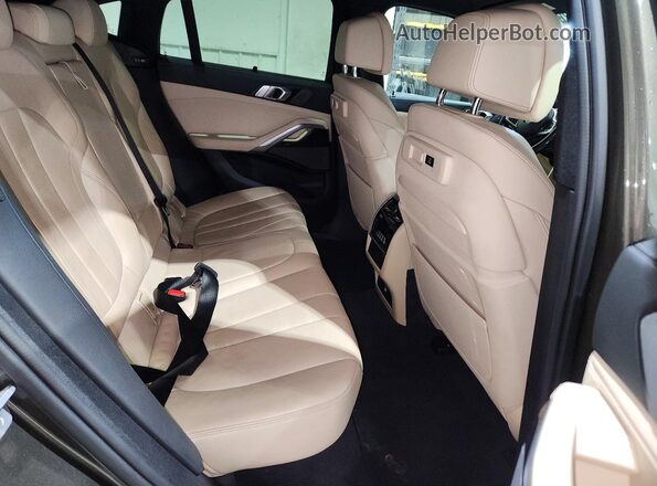 5UXCY4C07M9D83172 2021 BMW X6 Green უკანა სალონის ხედი