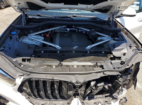 5UXCY6C01P9P02899 2023 BMW X6 White Շարժիչի բաժամունքի տեսք