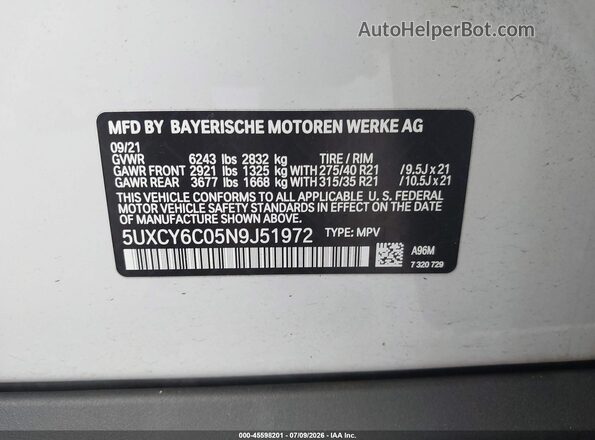5UXCY6C05N9J51972 2022 BMW X6 White Engine compartment view