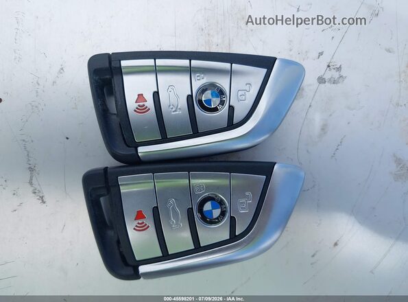5UXCY6C05N9J51972 2022 BMW X6 White Dashboard view