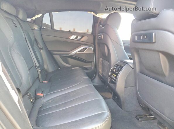5UXCY6C07N9K62314 2022 BMW X6 White Вид задньої частини салону