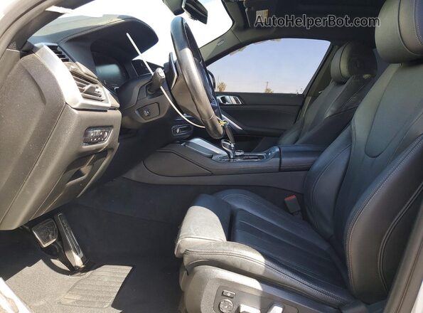 5UXCY6C07N9K62314 2022 BMW X6 White Вид салону спереду